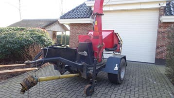 Linddana TP200 houthakselaar versnipperraar, Ophalen