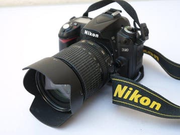 Nikon D90 mit Nikon AFS Nikkor DX 18-105mm 3.5-5.6 G ED