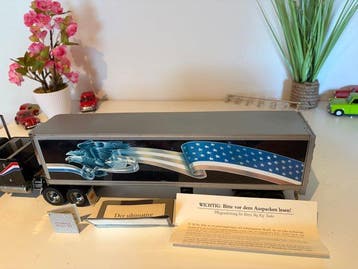 Franklin Mint 1:32 - Modelauto (2) - Peterbilt Truck & Big
