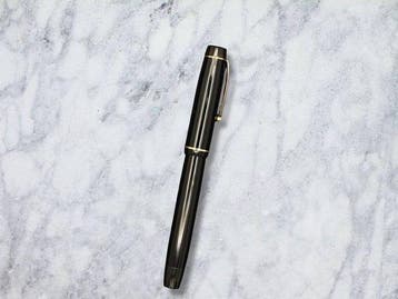 Parker - Victory Mk V Gloss Black GT - 14K Gold Nib -