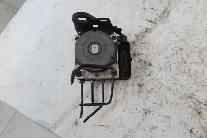 ABS pomp Volkswagen Touran 5TA 2.0 TDI 5Q0614517BJ, Auto-onderdelen, Remmen en Aandrijving, Gebruikt, Verzenden