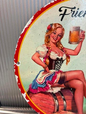 Grain Belt Beer – Pin-up – Rond emaille reclamebord – 1932 -