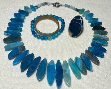 Set van natuurlijk blauw agaat uit Brazilië /1170 ct / Zeer