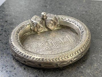 Antiek Egyptisch zilveren decoratief voorwerp met Arabische, Antiek en Kunst