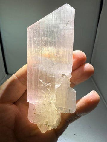 Cristal naturel de kunzite rose — collectionneur de