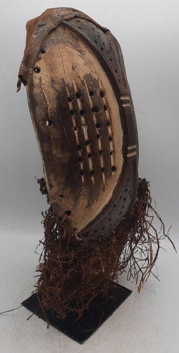 African mask from the Yela or Mbole - Congo. (Zonder