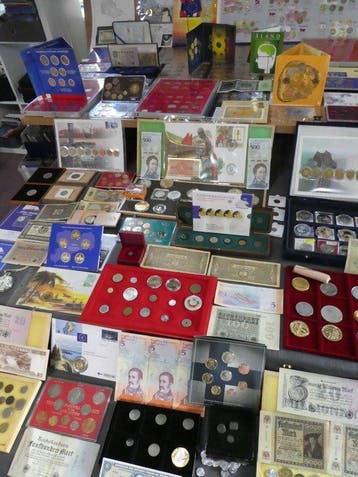 Europa. Collection of coins/banknote/medals/euro inkl. pp