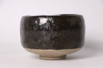 Bol à thé Raku noir — Un chef-dœuvre volcanique de la