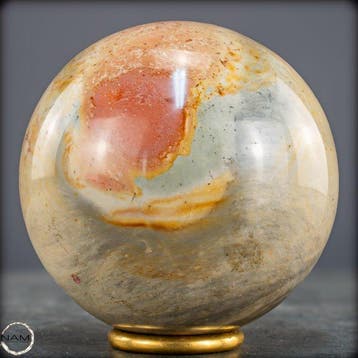 Boule élégante en jaspe polychrome originaire de Madagascar