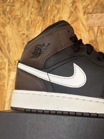 Nike - Jordan 1 Mid - Sneakers - Maat: EU 38 - Nieuw met