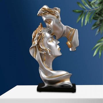 sculptuur, Romantic Lovers Figurine – Elegant Resin Couple