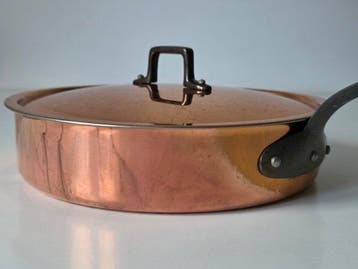 Miedziana Patelnia z Pokryw – Francuski Design Kuchenny –