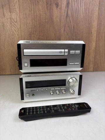 Yamaha - RX-E200 Solid state stereo receiver, CDX-E200 CD