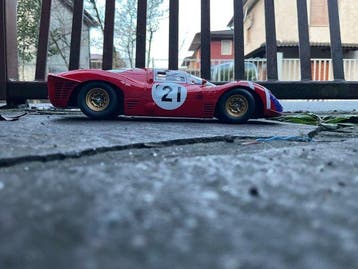 Welly 1:18 - Modelauto - Ferrari 330 P3