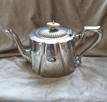 Theepot - Verzilverd - Antiek Klassiek