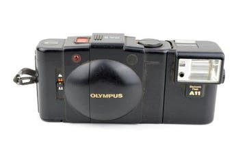 Olympus XA 2 with A11 Flash Appareil photo argentique