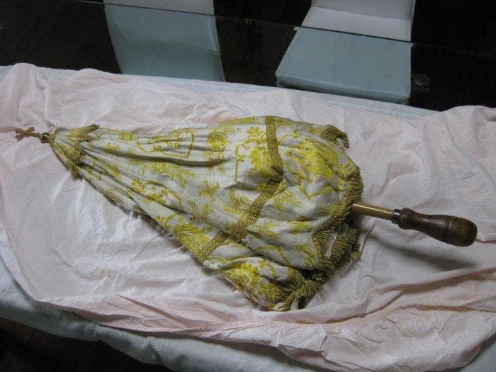 Liturgische Processieparaplu - Antiek - Raso en pijl -, Antiek en Kunst, Kunst | Niet-Westerse kunst