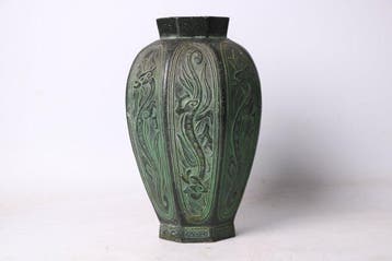 Vaas - Brons - Japan - Elegante Drijvende Draak (Zonder, Antiek en Kunst
