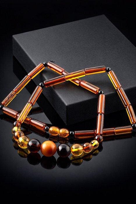Ambre - Elegant Baltic Amber Necklace – Tube and Round Beads, Antiek en Kunst, Curiosa en Brocante