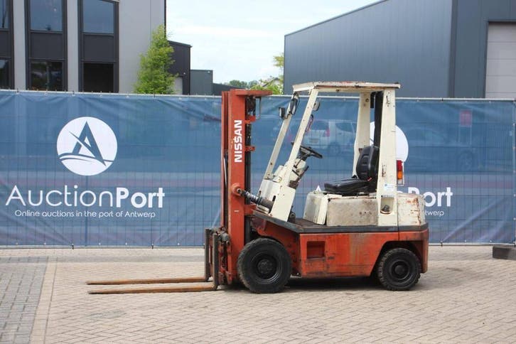 Veiling: Heftruck Nissan FD15 Diesel 1500kg 4.3m 1993, Articles professionnels, Machines & Construction | Chariots élévateurs & Transport interne