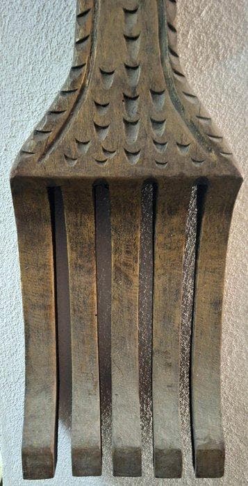 sculptuur, Nessun titolo - 140 cm - Hout - 1960