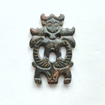 Oud-Tibetaans of Nepalees Jade Talisman met Goddelijke, Antiek en Kunst