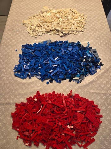 Lego Briques - Partij lego onderdelen in de kleuren rood,