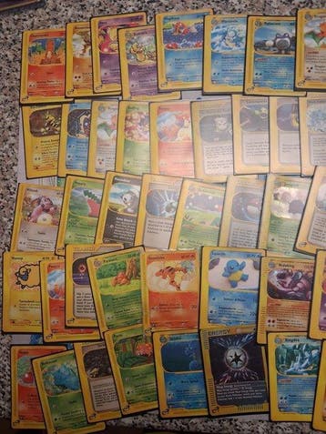 Pokémon - 25 Mixed collection - Various sets, Hobby en Vrije tijd, Nieuw