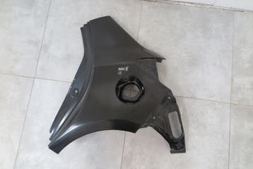 Toyota Yaris III achterste linker spatbordbekleding, Verzenden, Gebruikt