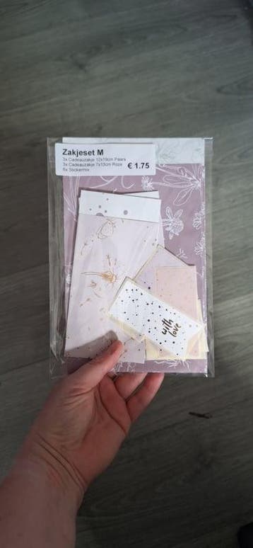 zakjes Set M Paars / Roze - cadeauverpakking - inpakpapie..., Diversen, Cadeaupapier, Verzenden, Nieuw