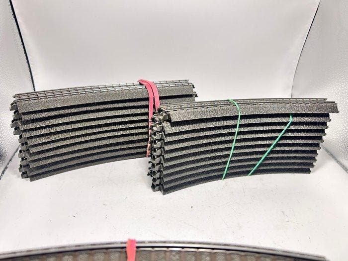 Märklin H0 - 24130 - Modeltreinsporen (60) - 60 C-Rails R1, Hobby & Loisirs créatifs, Trains miniatures | HO