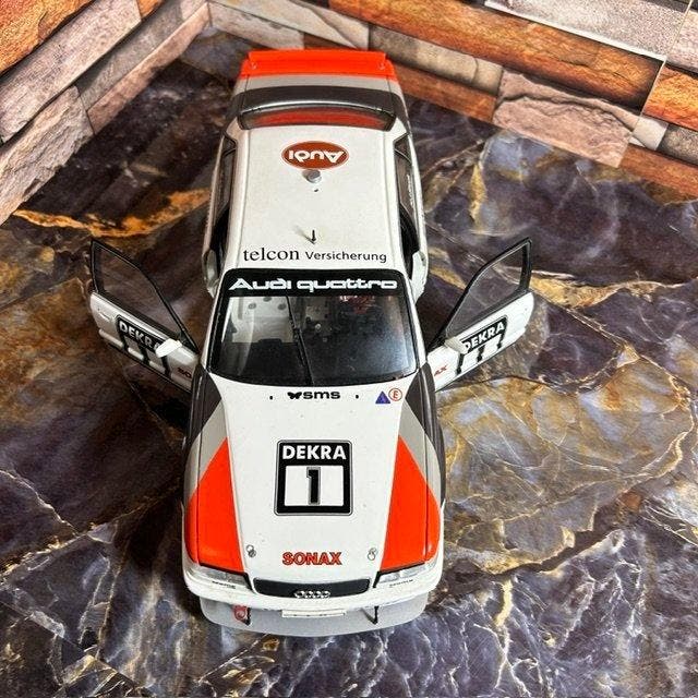 Minichamps 1:18 - Model raceauto - Minichamps 1:18 - Audi V8, Hobby en Vrije tijd, Modelauto's | 1:5 tot 1:12