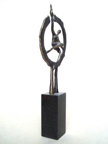 Artihove - Hans Kuyper (1955) - Figuur - Op weg naar het