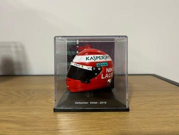 Spark 1:5 - Modelauto - Sebastian Vettel Ferrari Special, Nieuw