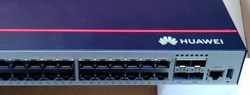 Huawei 48poort switch PoE+ (380W), Computers en Software, Netwerk switches, Ophalen of Verzenden, Nieuw