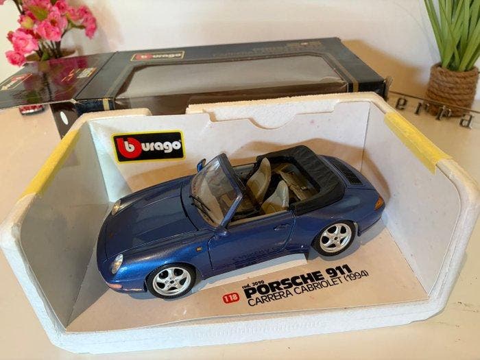 Bburago 1:18 - Modelauto - Porsche 911 Carrera Cabriolet, Hobby & Loisirs créatifs, Voitures miniatures | 1:5 à 1:12