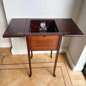 Bijzettafel - dranken tafel - Mahonie