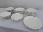 Minton - Service de table (63) - Porcelaine