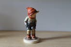 Goebel - Beeldje - Hummel jongen met sjaal - TMK5 -