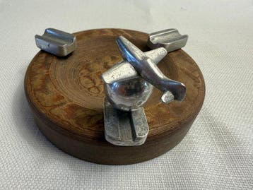 Cendrier - Bois - Petit cendrier vintage avec un petit avion