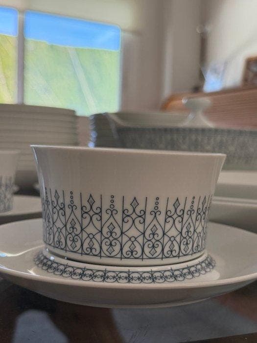 Bidasoa - Tafelservies voor 12 (73) - Porselein -, Antiek en Kunst, Antiek | Meubels | Tafels