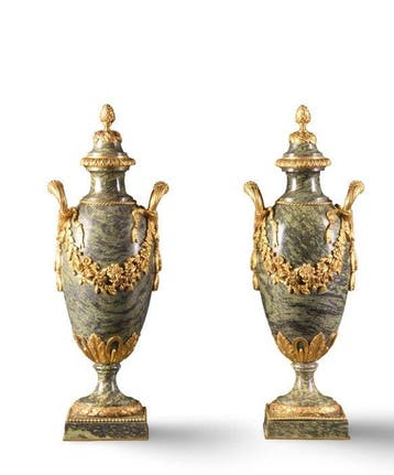 Paar Louis XVI stijl cassolettes/vazen in groen marmer en