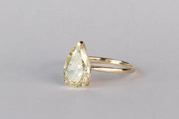 Ring - 14 karaat Geel goud - 4.04ct. tw. Geel Diamant (Fancy