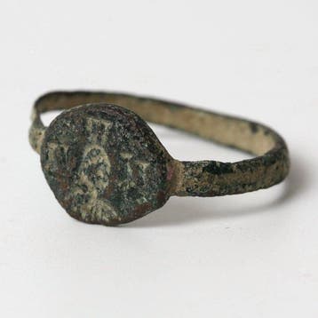 Byzantijns Brons Ring met een afbeelding van een heilige