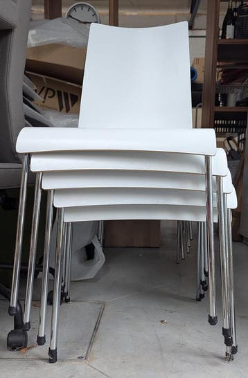 stapelbare design vergaderstoelen - metaal/hout (30 stuks), Ophalen, Gebruikt, Wit, Bureaustoel