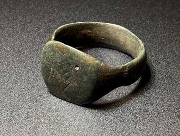 Médiéval, époque des Croisés Bronze Anneau symbolique avec