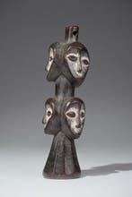 Een houten beeld. - Lega - DR Congo (Zonder minimumprijs)