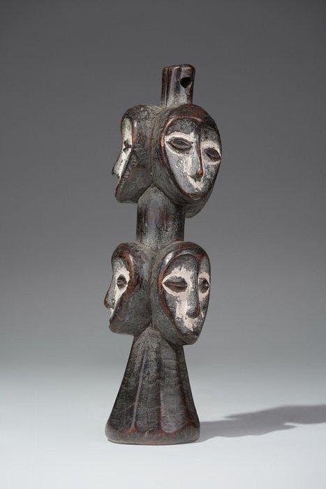 Een houten beeld. - Lega - DR Congo (Zonder minimumprijs), Antiquités & Art, Art | Art non-occidental