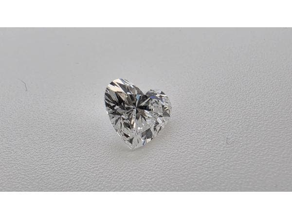 Veiling - Diamant heart 1.60 crt ( IGI gecertificeerd ), Handtassen en Accessoires, Edelstenen