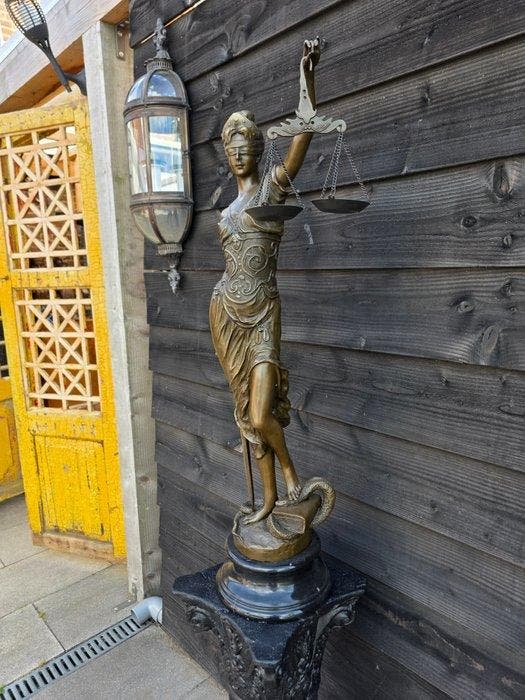 Beeld, Bronze XL - Lady of Justice - 100 cm - Brons, Marmer, Antiquités & Art, Curiosités & Brocante